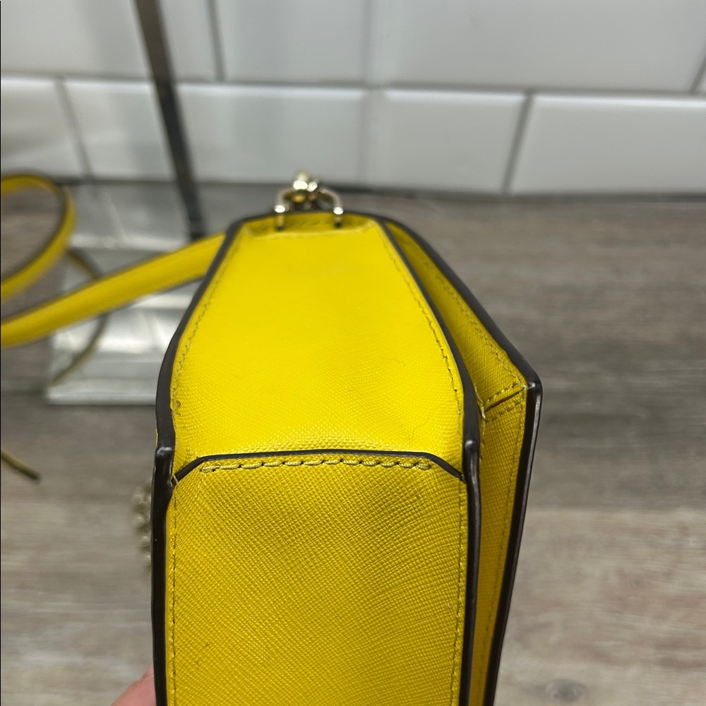 8002 KATE SPADE SAFFIANO LEATHER YELLOW CROSSBODY 254558002 - Picture 9 of 10